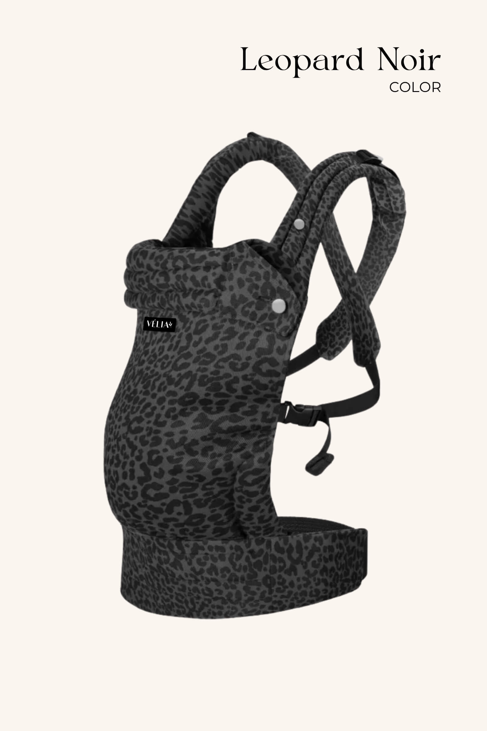 VÉLIA PURE Babytrage in Leopard Noir – Elegantes Design, ergonomisch und sicher, perfekt für moderne Mütter und ihre Babys